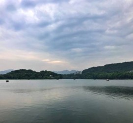 阿克苏杭州自助游(杭州自助游旅游攻略)