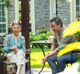 阿克苏坦言带老伴游遍中国(我和老伴去旅游)