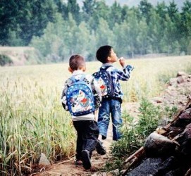阿克苏河南一家四口结伴游中国2个月(河南适合一家四口旅游的地方)