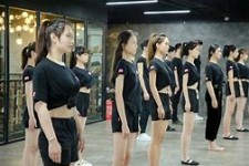 阿克苏兼职模特进修班(学生怎么兼职模特)