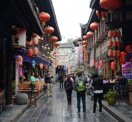 阿克苏成都自助游(成都自助游住哪里方便)