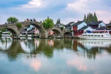 阿克苏上海旅游攻略(上海旅游攻略手抄报)