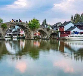 阿克苏上海旅游攻略(上海旅游攻略手抄报)