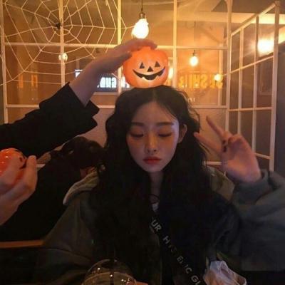 阿克苏伴游玩耍释放压力，尽情放松表情
