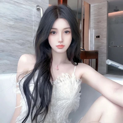 阿克苏伴游女生吴悠的资料
