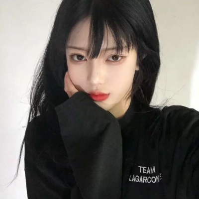 阿克苏伴游女生梦瑜的资料