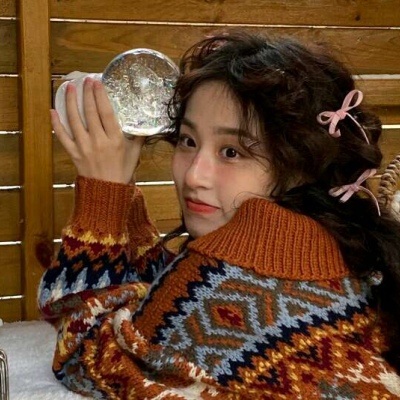 阿克苏伴游女生郑晓涵的资料