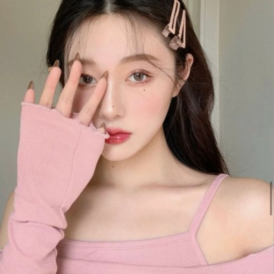 阿克苏伴游女生周思涵的资料