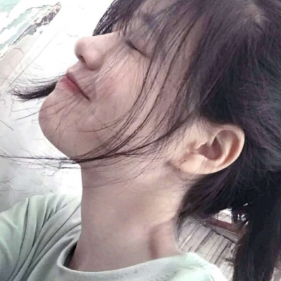 阿克苏伴游女生烟雨蒙蒙的资料