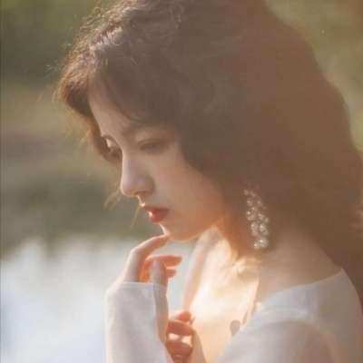 阿克苏伴游女生雷花蕊的资料