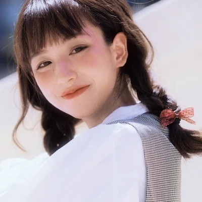 阿克苏伴游女生郑晓晴的资料