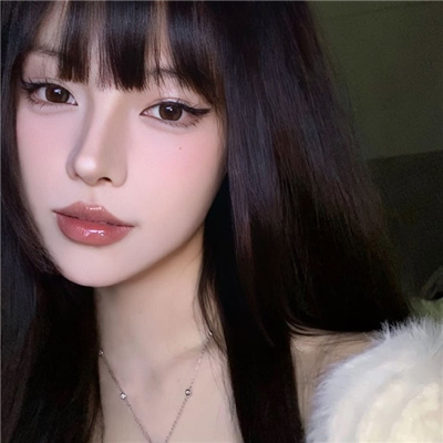 阿克苏伴游女生钟晚意的资料
