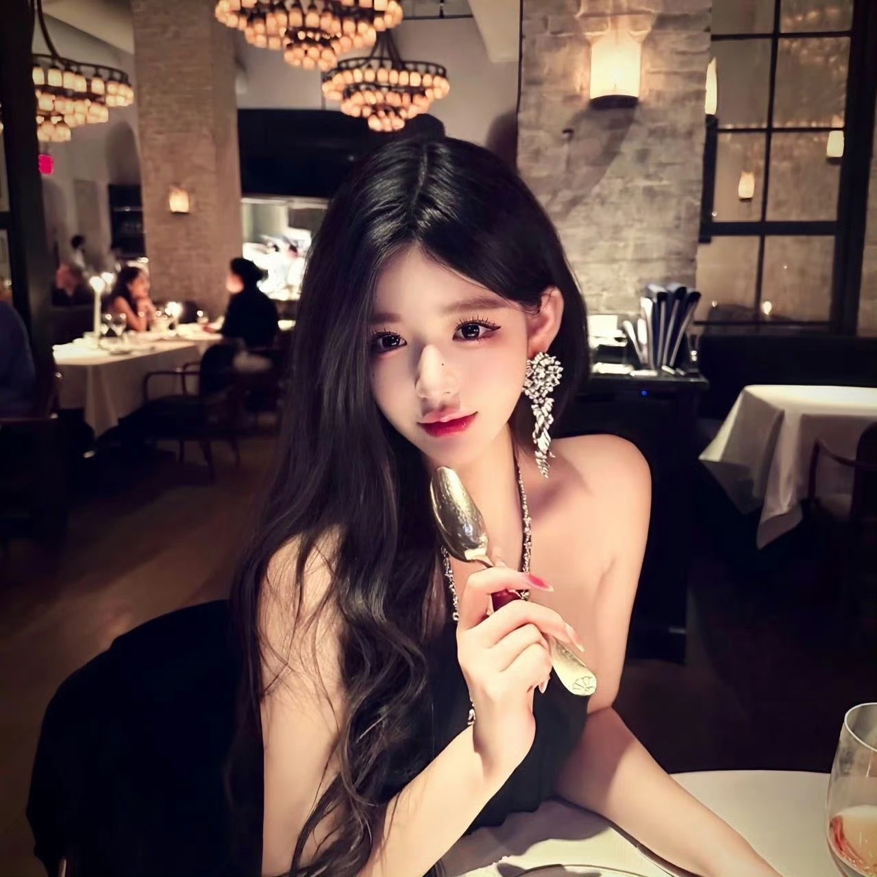 阿克苏伴游女生蓝盈盈的资料