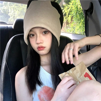 阿克苏伴游女生乙傲薇的资料