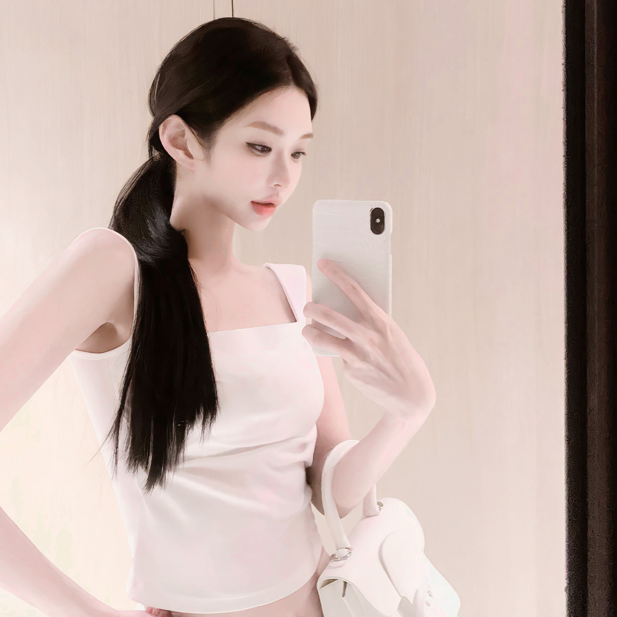 阿克苏伴游女生 | 朱雅雯的资料