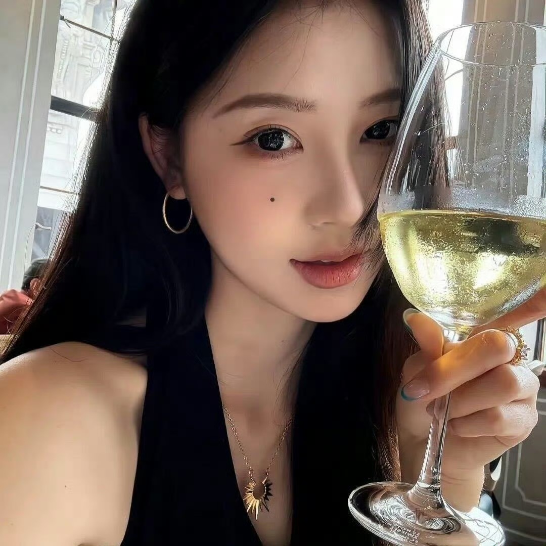 阿克苏伴游女生 | 张诗涵的资料