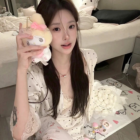 阿克苏伴游女生 | 微微的资料