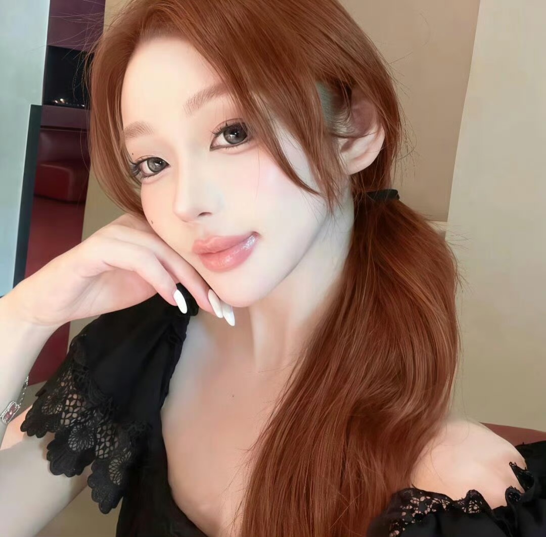 阿克苏伴游女生 | Victoria LiLI的资料
